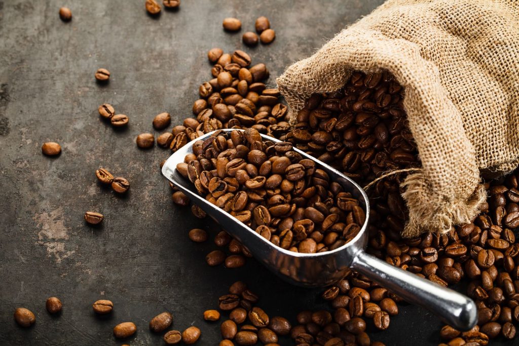 Coffee Prices Fall on Dollar Strength and Favorable Brazil Crop Outlook