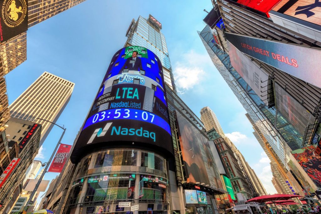 Stocks Push Higher on US Labor Market Strength and AI Spending Stocks Push Higher on US Labor Market Strength and AI Spending