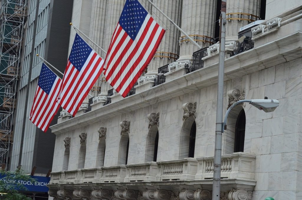 Stock Indices Finish Mostly Lower on Chipmaker Weakness